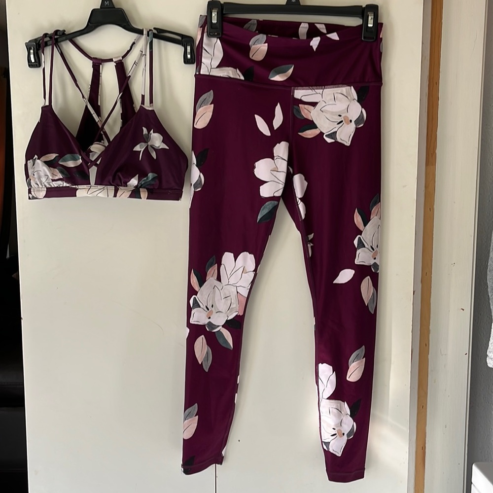 Altheta set size small in excellent used condition